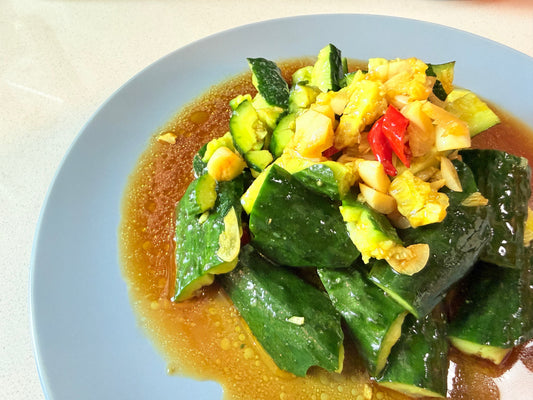Authentic Chinese Smashed Cucumber Salad (Garlic & Chili)拍黄瓜 - DOUABLE KITCHEN